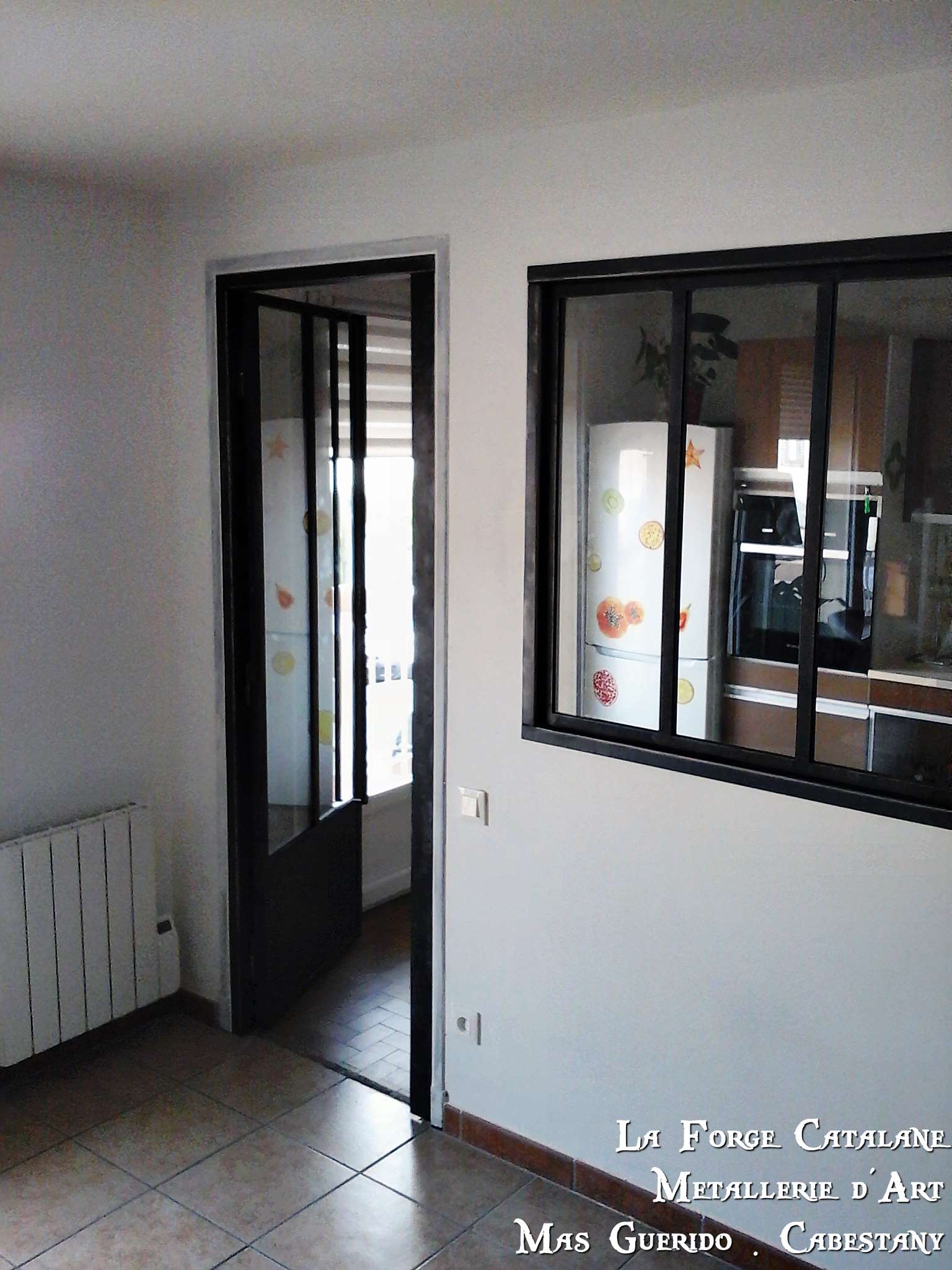 verriere fixe et ouvrant clair toute hauteur et capotage fer forge catalane cabestany.jpg